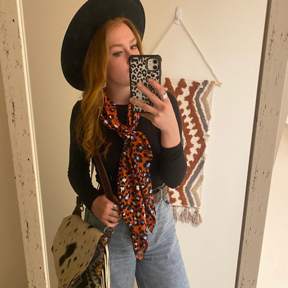 Meet your Posher, Hailie - Picture 1 of 2